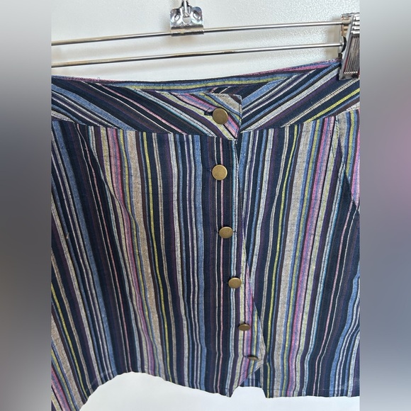 Chic Striped Button-Front Pencil Skirt - Picture 7 of 7